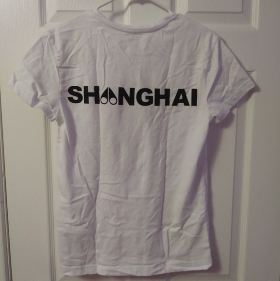 NWOT Moose Knuckles Shanghai Favorite City T-shirt - Picture 4 of 7